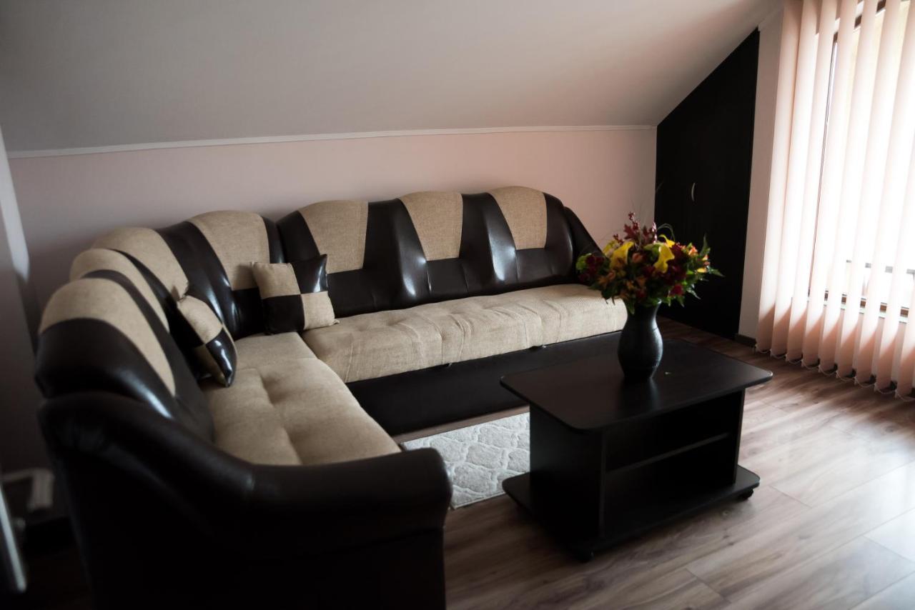 Step Inn Alba Iulia Exterior photo