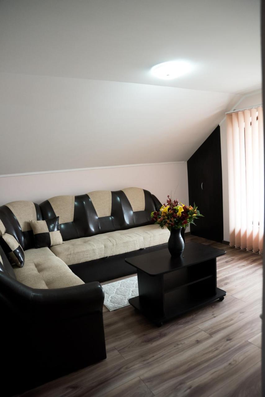 Step Inn Alba Iulia Exterior photo